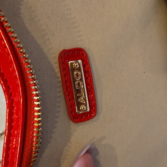 ALDO Original Shiny Red Novelty Lips Versatile Bag - Picture 10 of 13